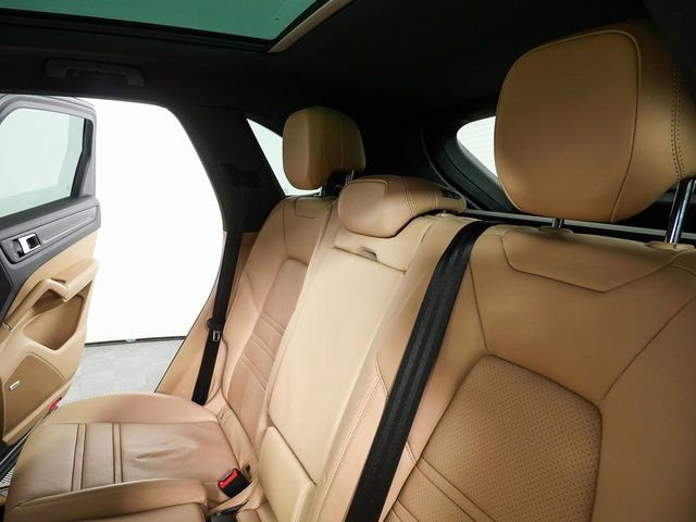 Used 2020 Porsche Cayenne AWD w/ Premium Package Plus image 23