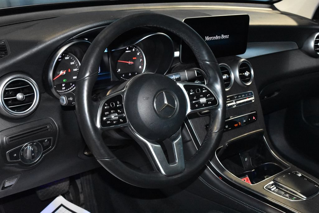 Used 2020 Mercedes-Benz GLC 300 4MATIC image 2