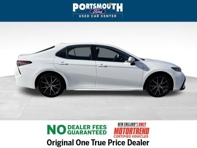 Used 2024 Toyota Camry SE image 6