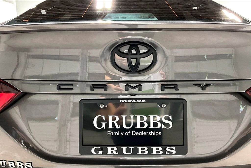 Used 2024 Toyota Camry SE image 40