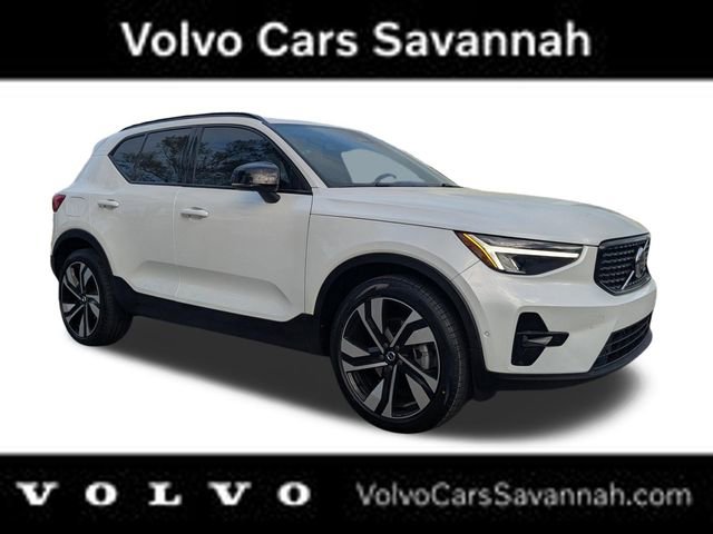 Certified 2023 Volvo XC40 B5 Ultimate w/ Protection Package Premier image 2