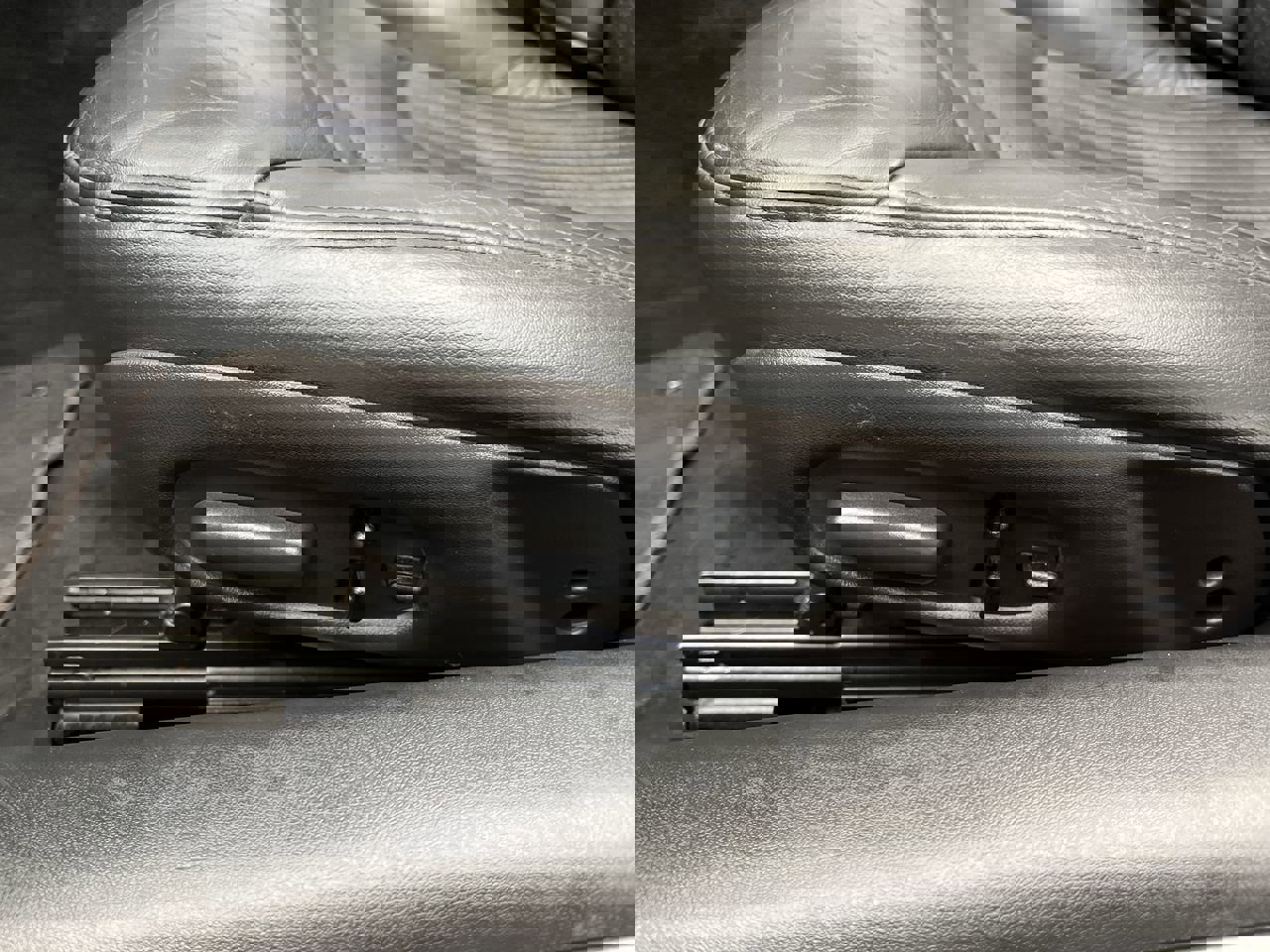 Used 2001 Chevrolet Corvette Convertible w/ Preferred Equipment Group2 image 10