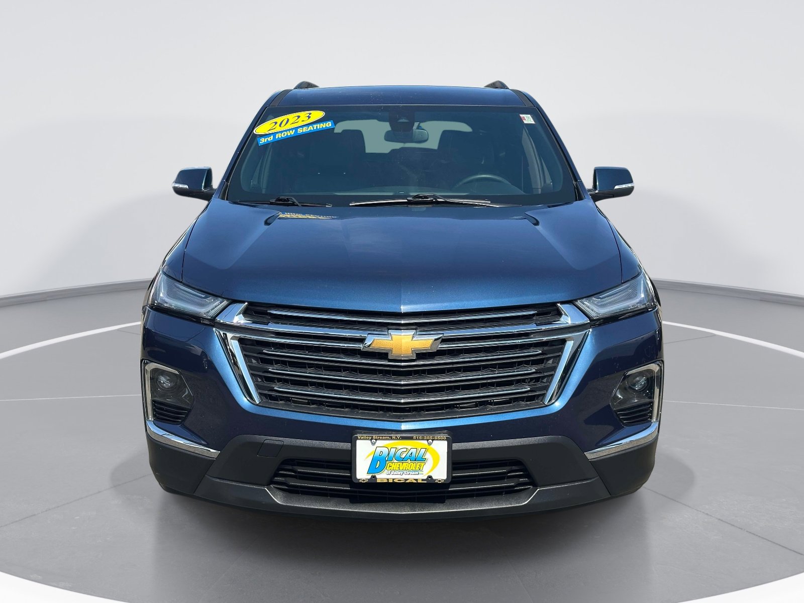 Used 2023 Chevrolet Traverse LT AWD/4WD image 2