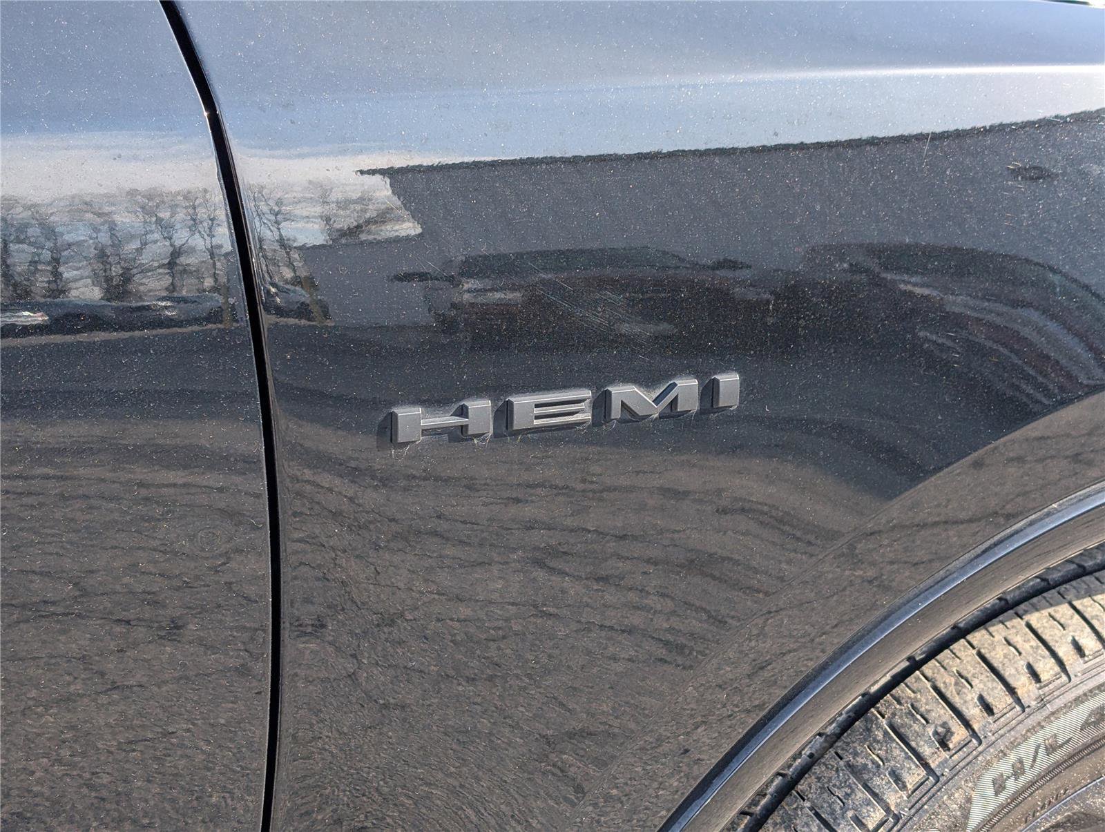 Used 2022 Dodge Durango R/T w/ Blacktop Package image 9