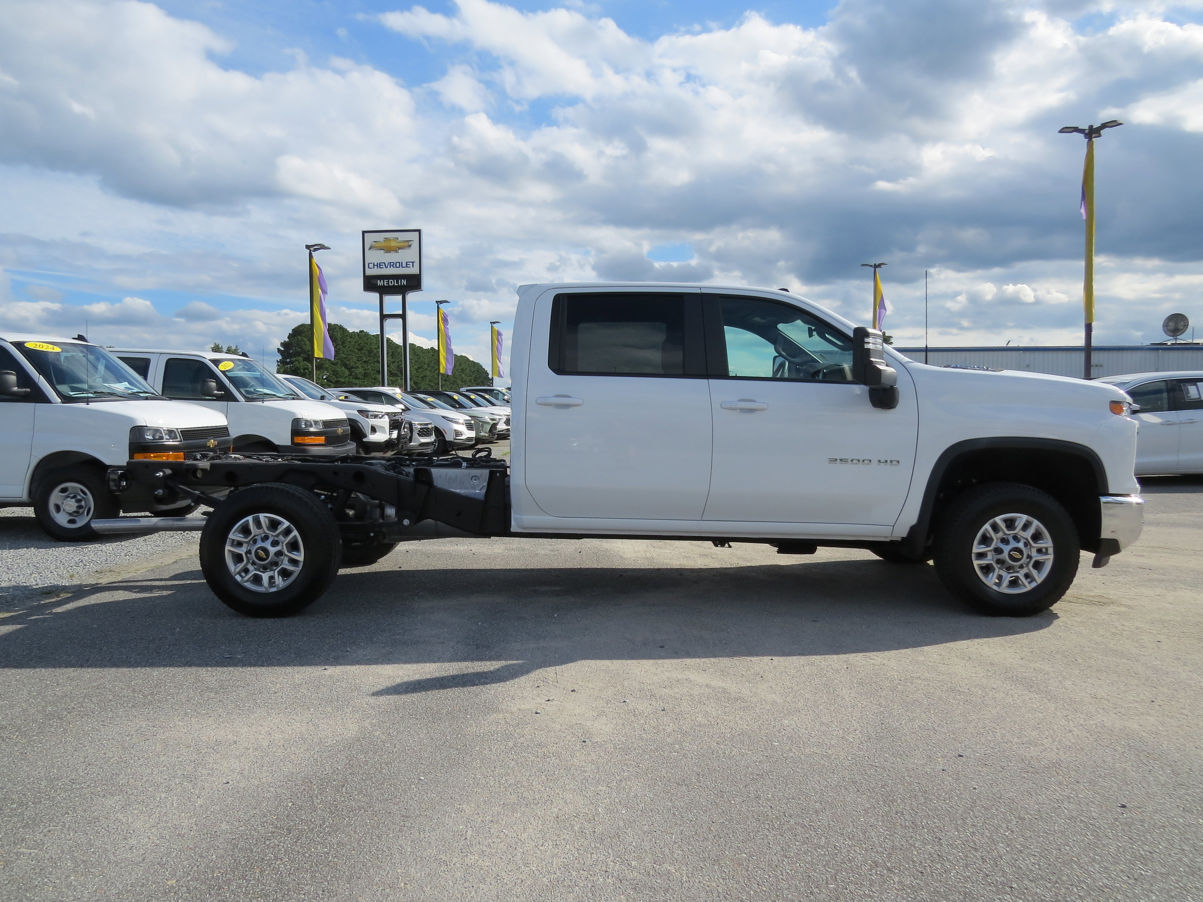 Used 2025 Chevrolet Silverado 2500 LT w/ Convenience Package AWD/4WD image 16
