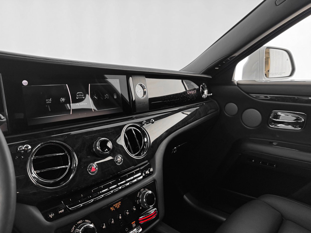Certified 2022 Rolls-Royce Ghost image 25