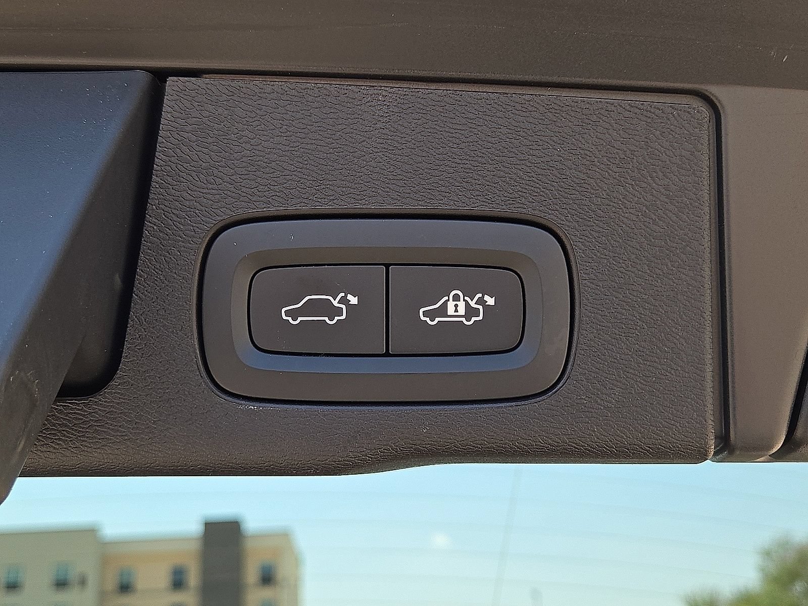 Certified 2024 Volvo XC60 B5 Core AWD/4WD image 15