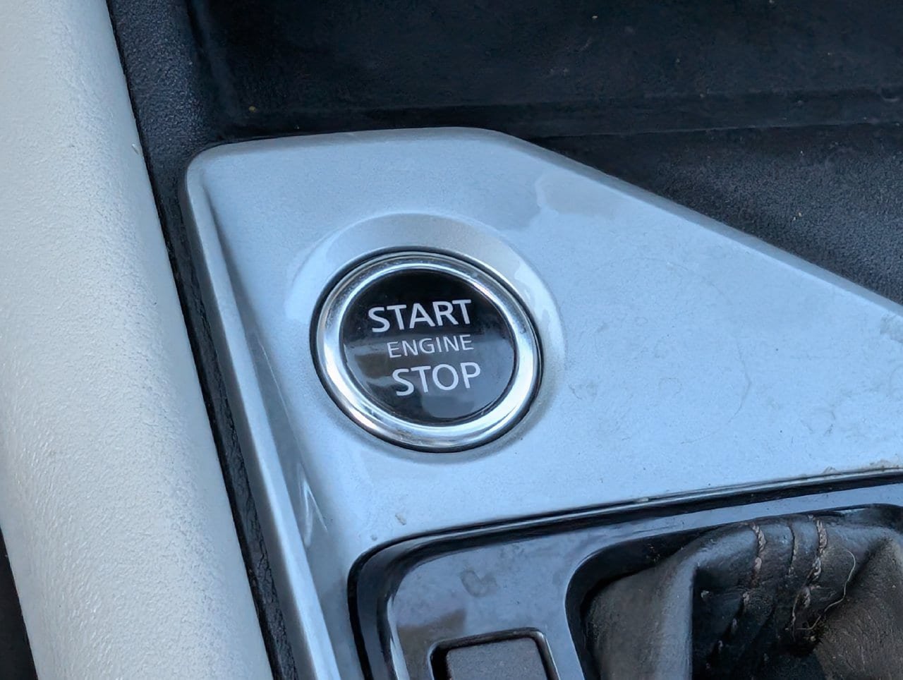 Used 2025 Nissan Altima 2.5 SV FWD image 19