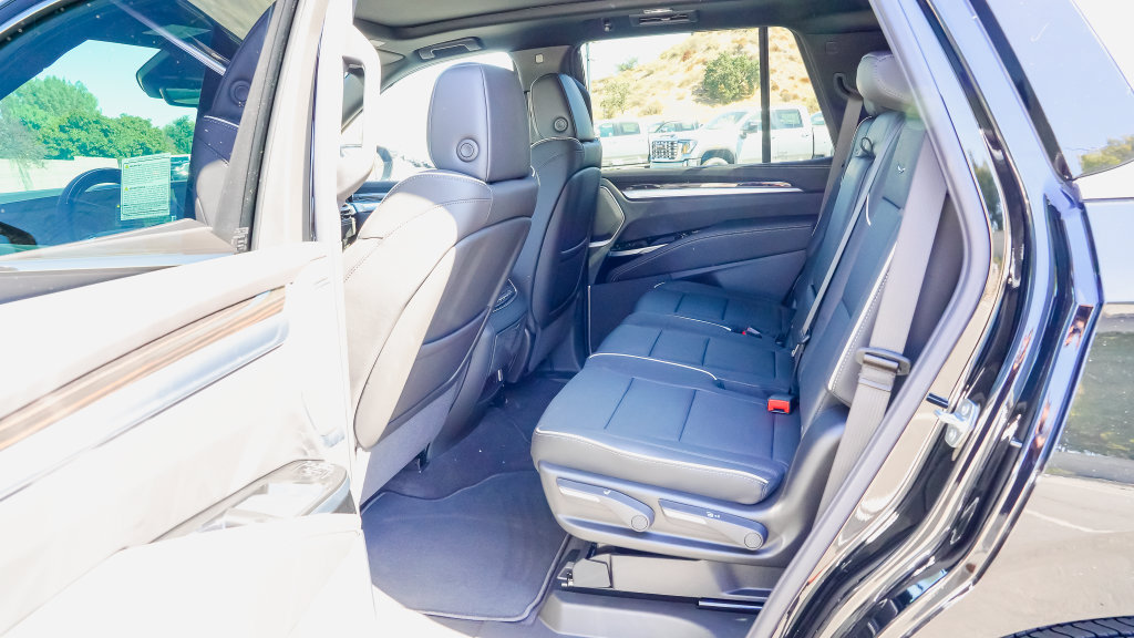 New 2027 Cadillac Escalade Luxury AWD/4WD image 9