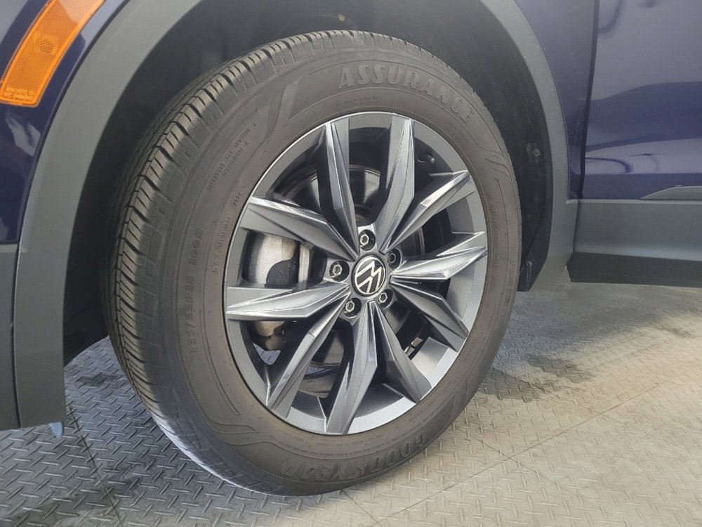 Used 2022 Volkswagen Tiguan SE image 31