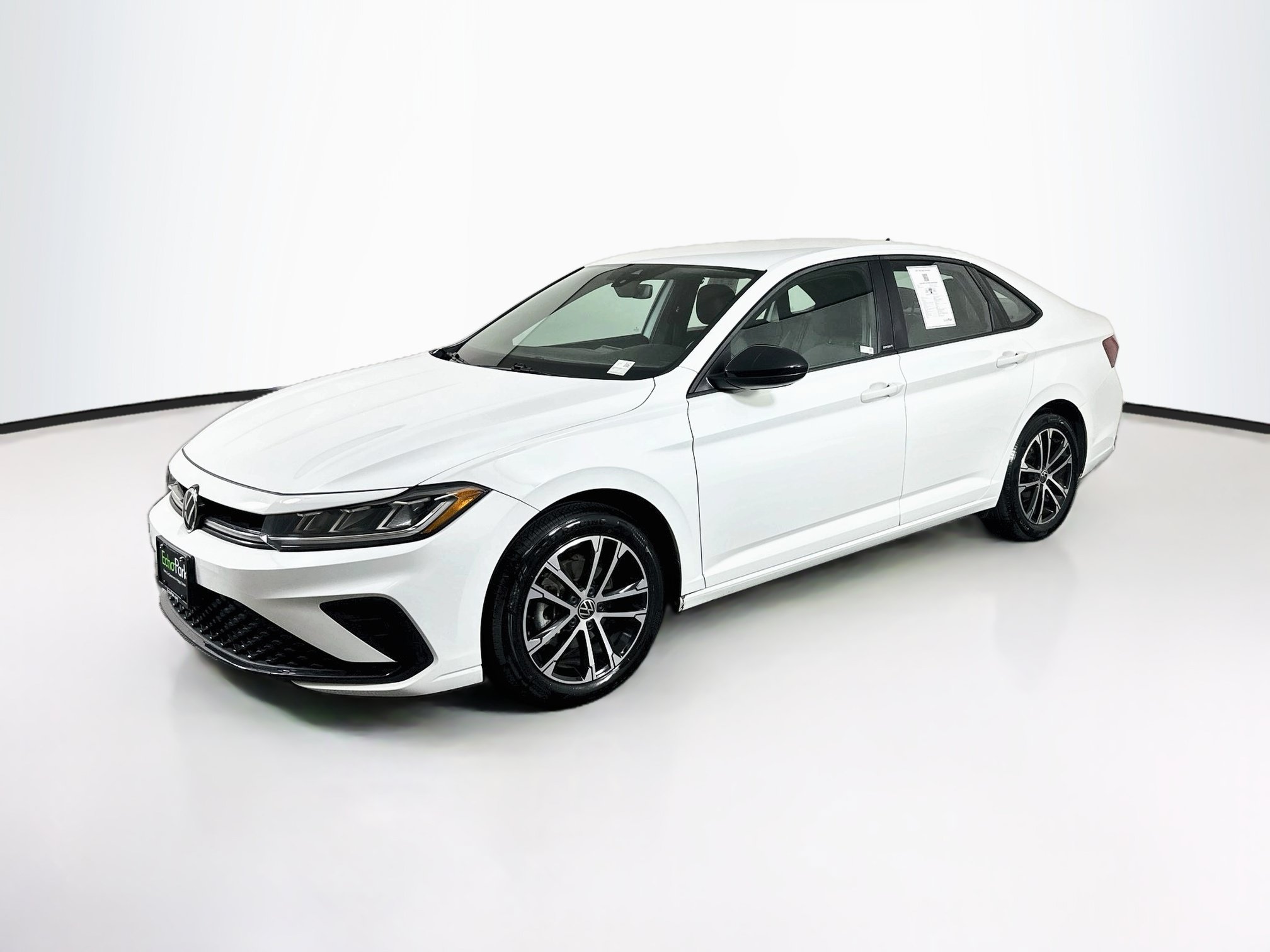 Used 2025 Volkswagen Jetta Sport FWD image 3