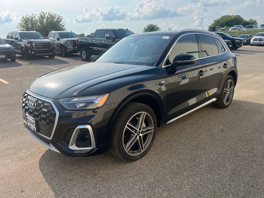 Used 2022 Audi Q5 e Premium Plus w/ Premium Plus Package AWD/4WD image 5