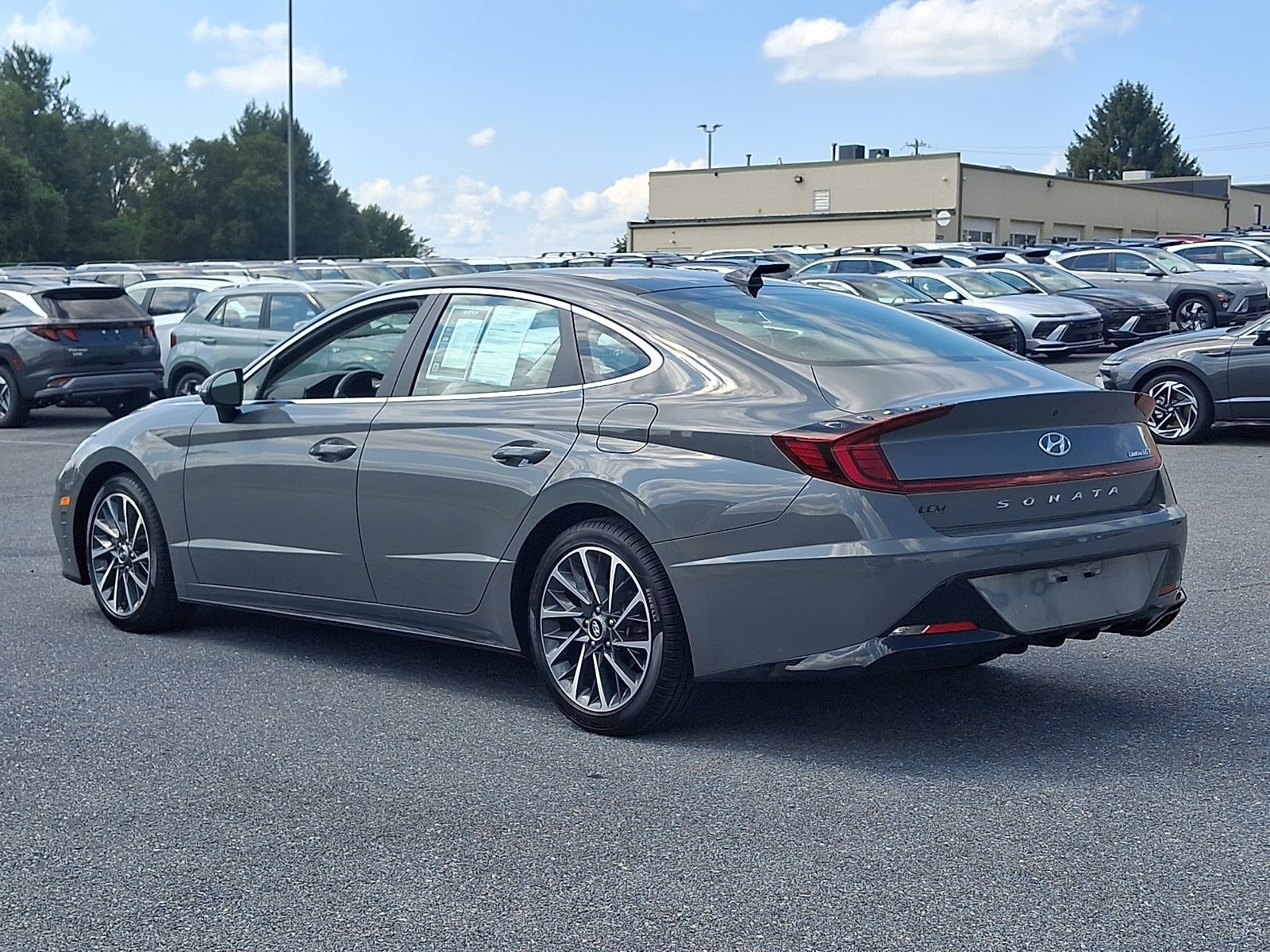 Used 2021 Hyundai Sonata Limited w/ Preferred Accessory Package FWD image 7