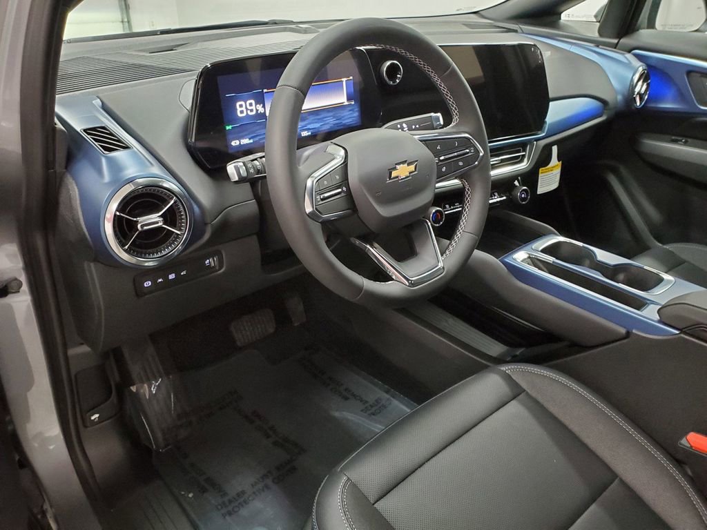 Used 2025 Chevrolet Equinox EV LT image 10