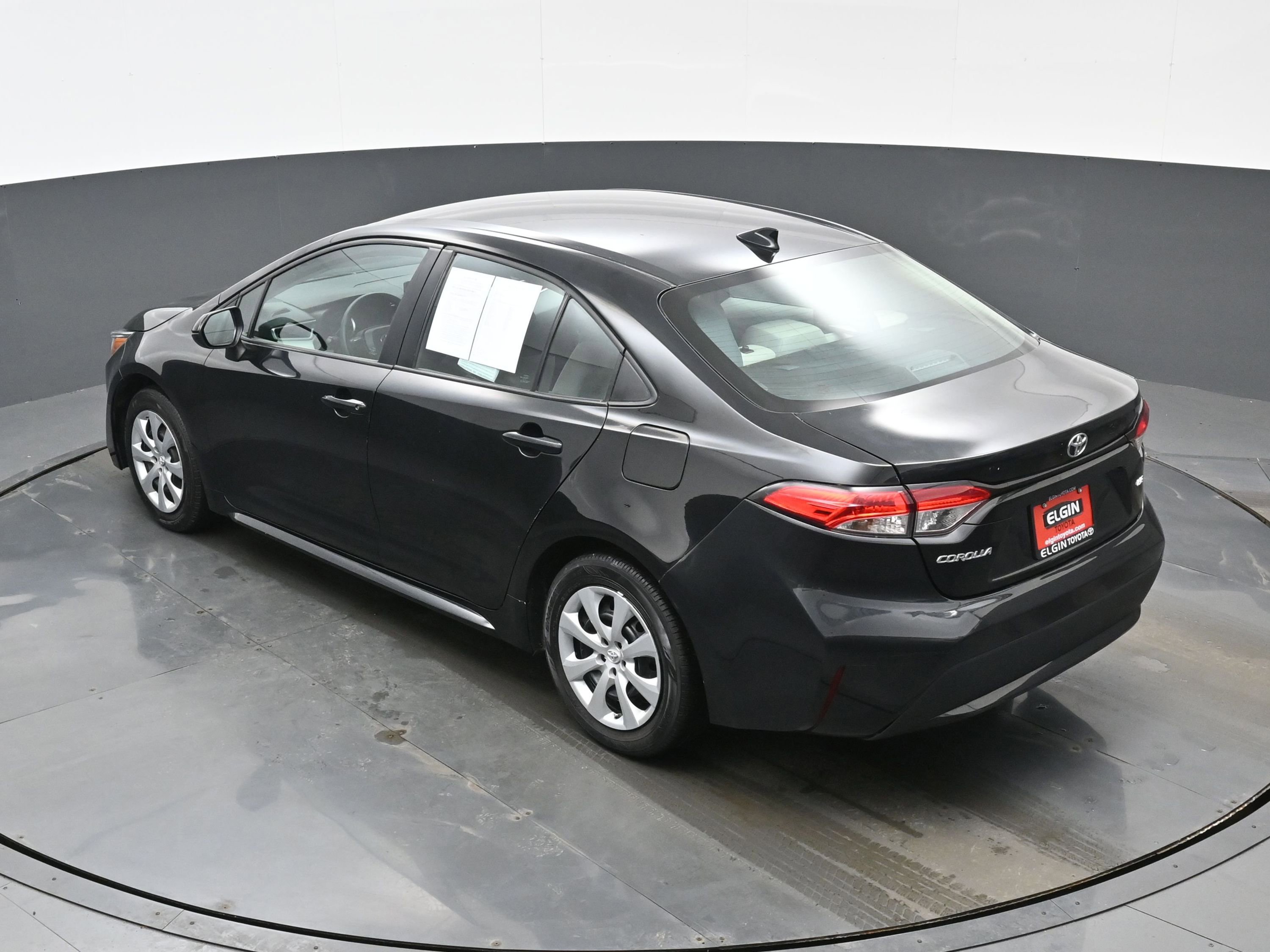 Used 2022 Toyota Corolla LE image 35