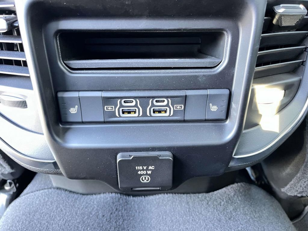 New 2026 RAM 2500 Laramie AWD/4WD image 30