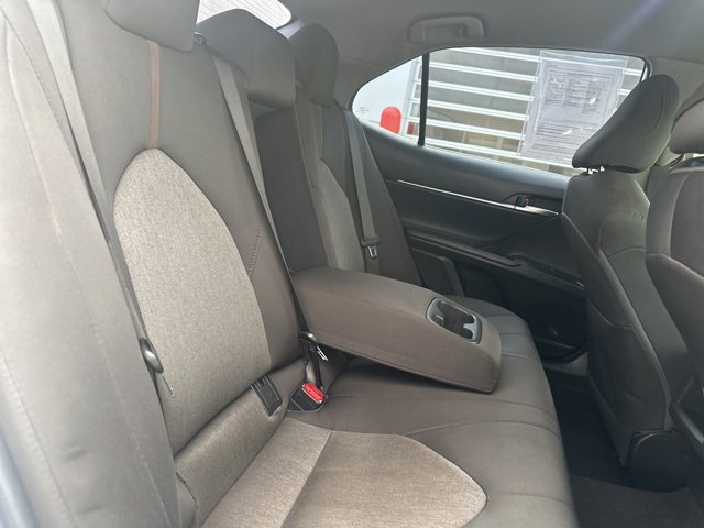 Used 2019 Toyota Camry L image 10