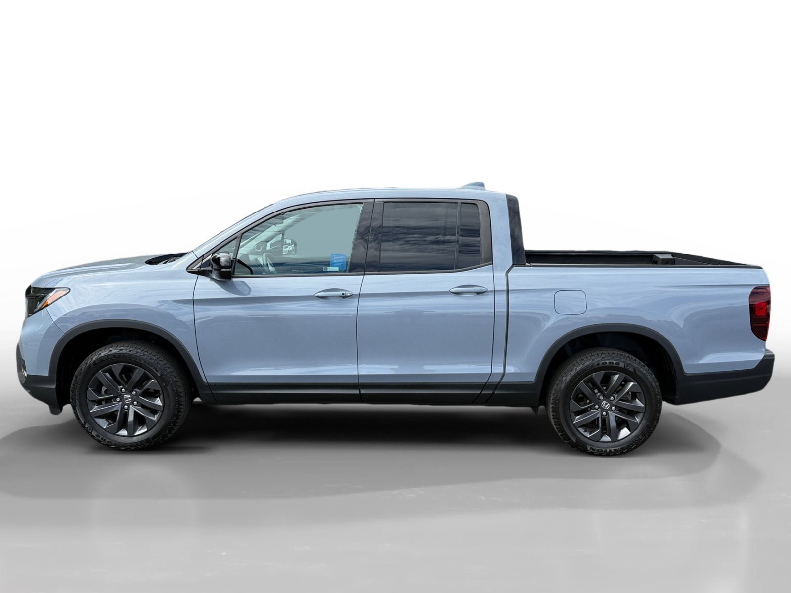 Used 2023 Honda Ridgeline Sport image 2