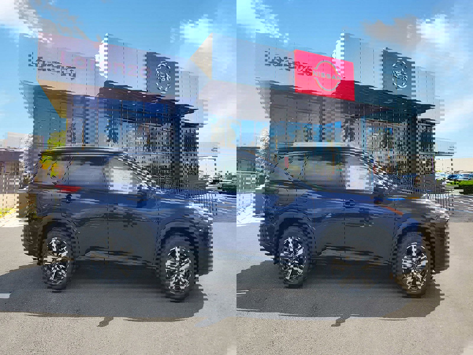 New 2025 Nissan Rogue SL w/ SL Premium Package image 2