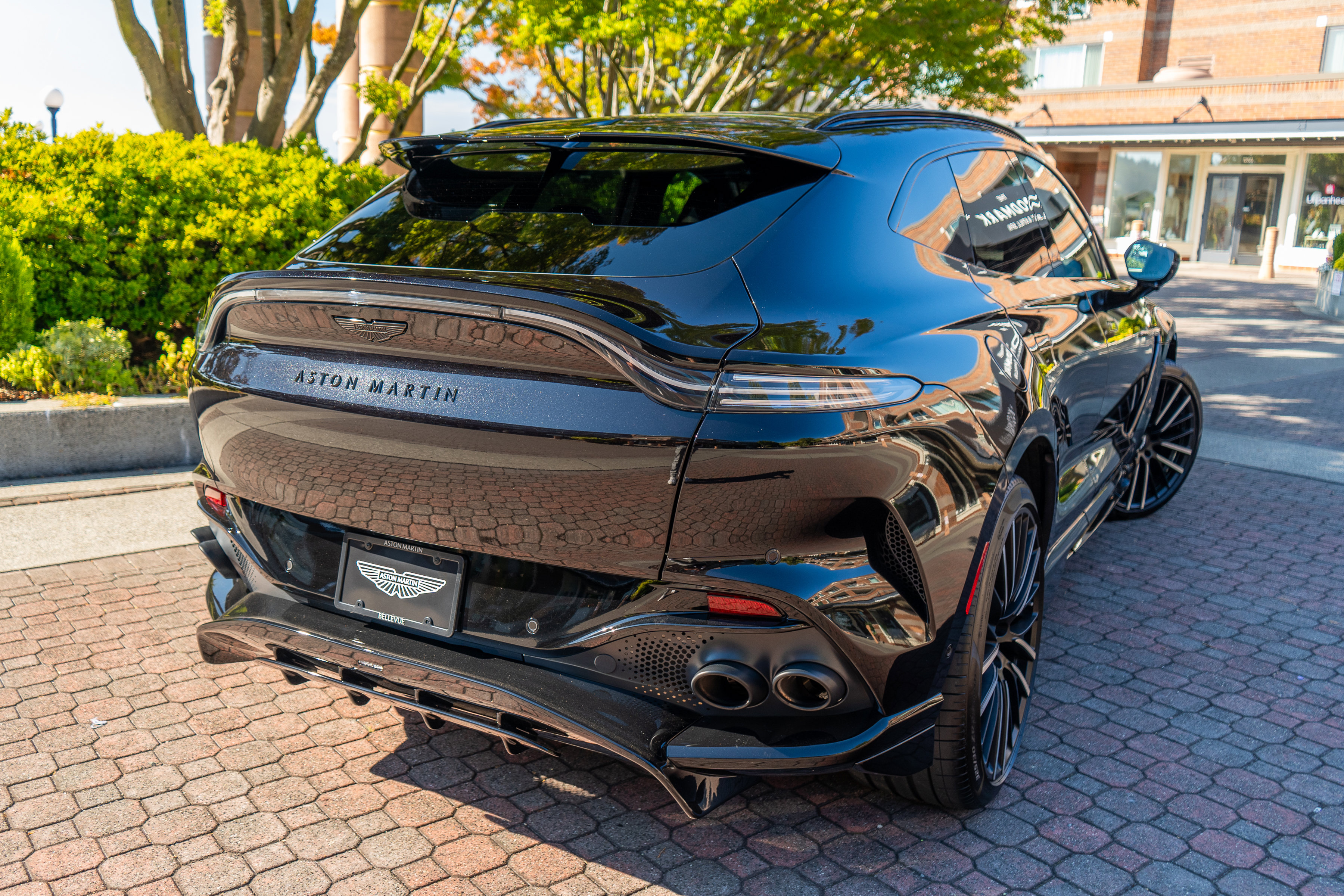 Used 2025 Aston Martin DBX 707 image 47