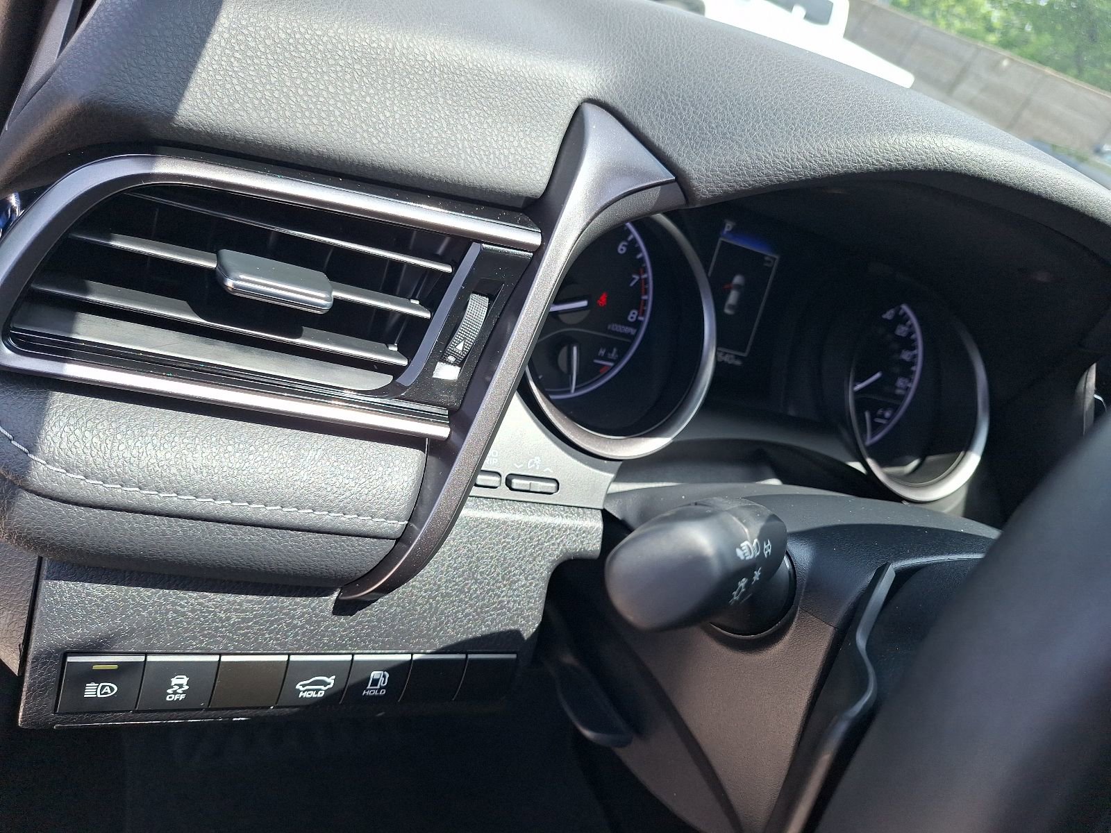 Used 2023 Toyota Camry SE FWD image 18