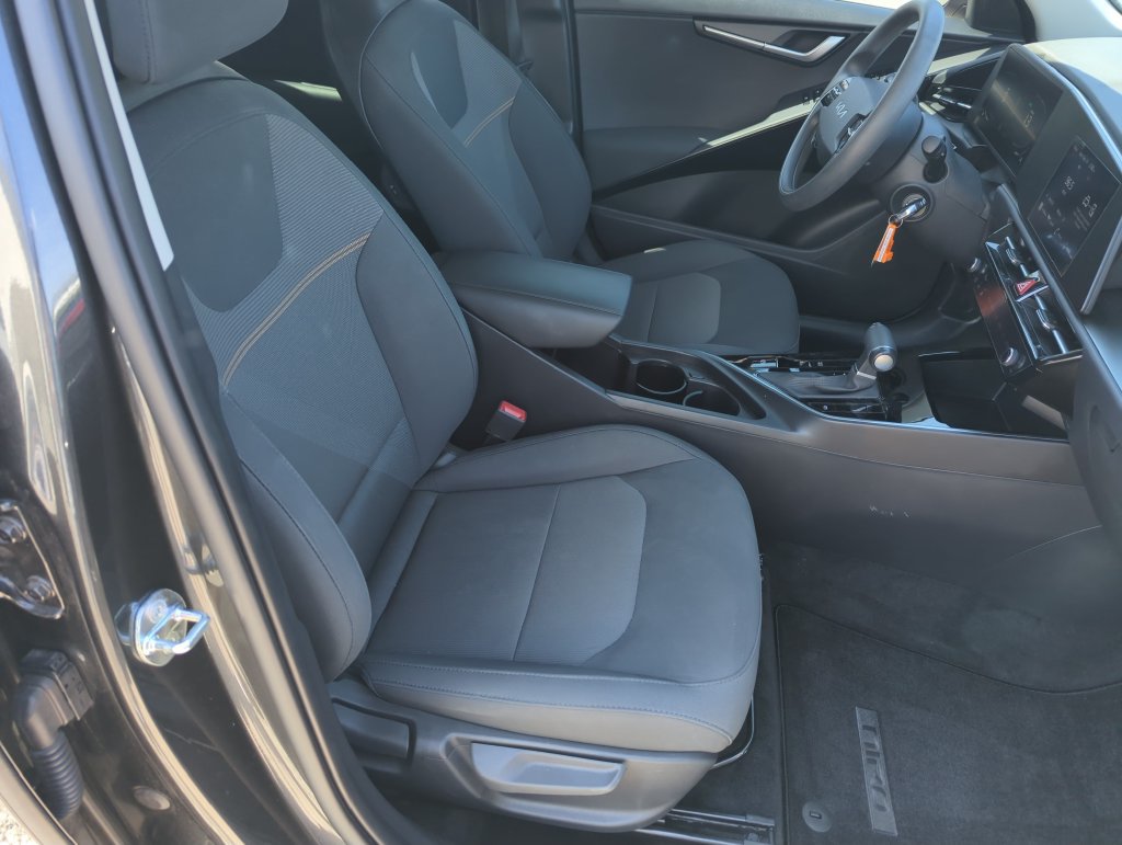 Used 2025 Kia Niro LX FWD image 35