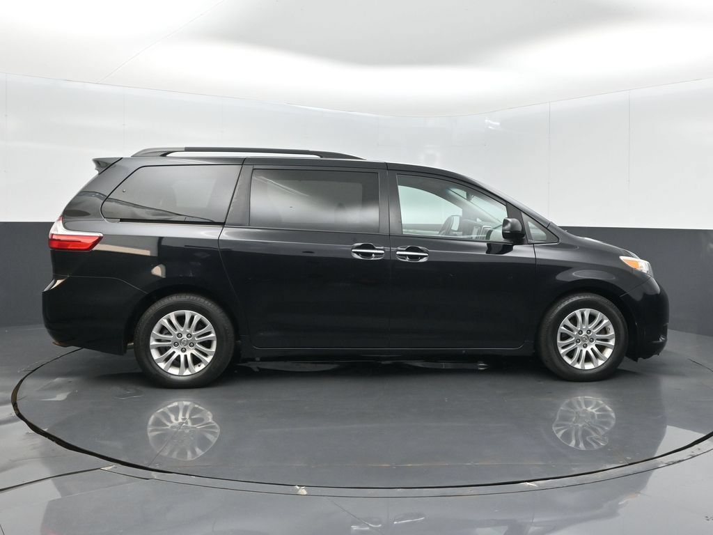 Used 2015 Toyota Sienna XLE FWD image 5