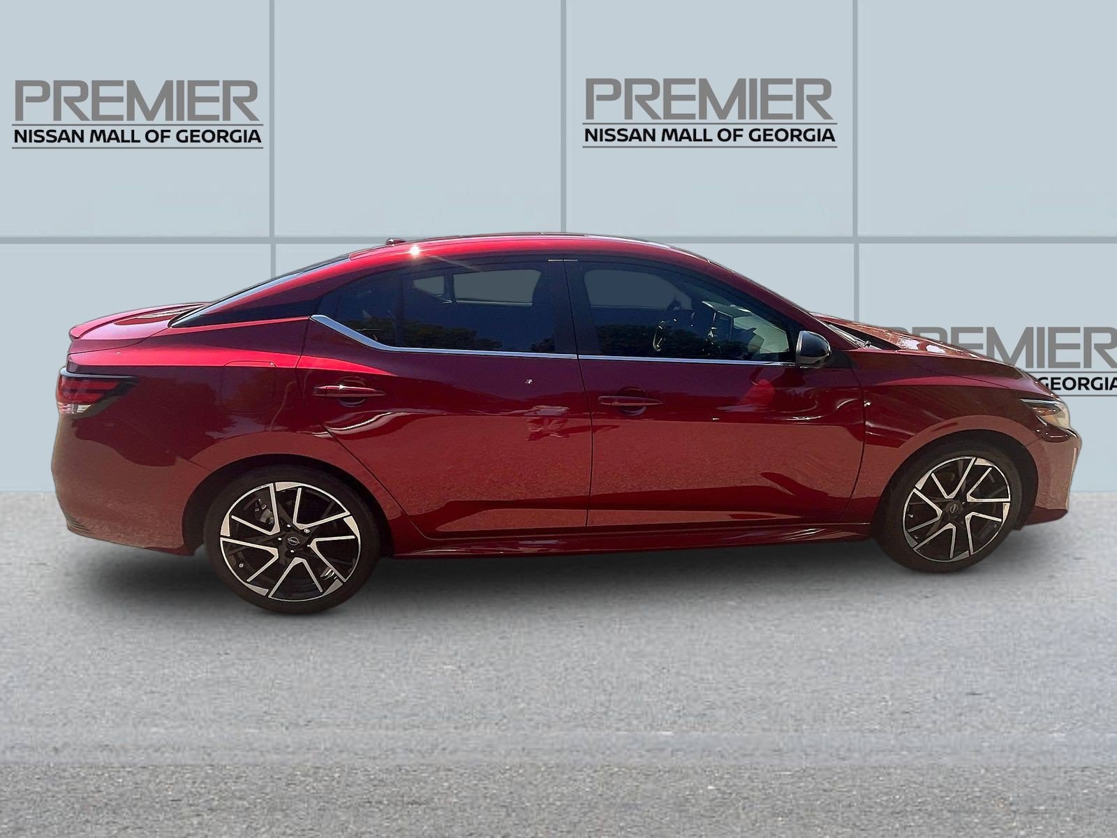 Used 2025 Nissan Sentra SR FWD image 8