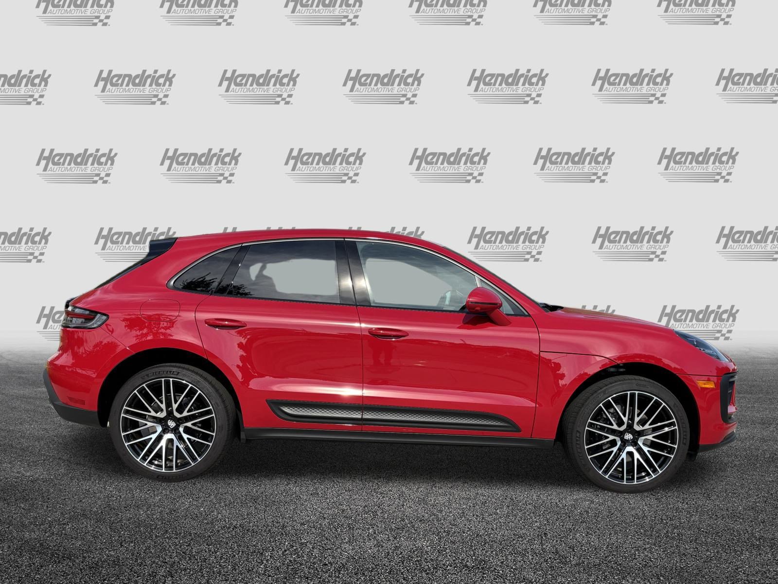 Used 2024 Porsche Macan image 11