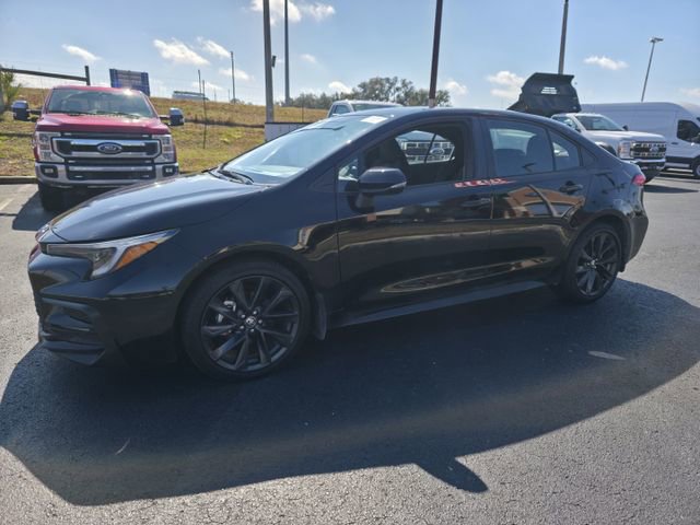 Used 2025 Toyota Corolla SE image 9
