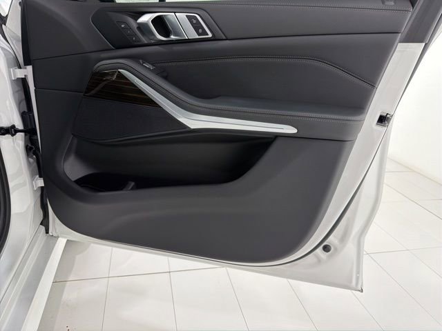 Certified 2023 BMW X7 xDrive40i w/ M Sport Package image 20