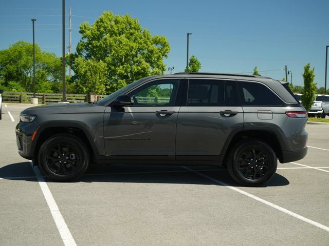 New 2026 Jeep Grand Cherokee Altitude AWD/4WD image 4
