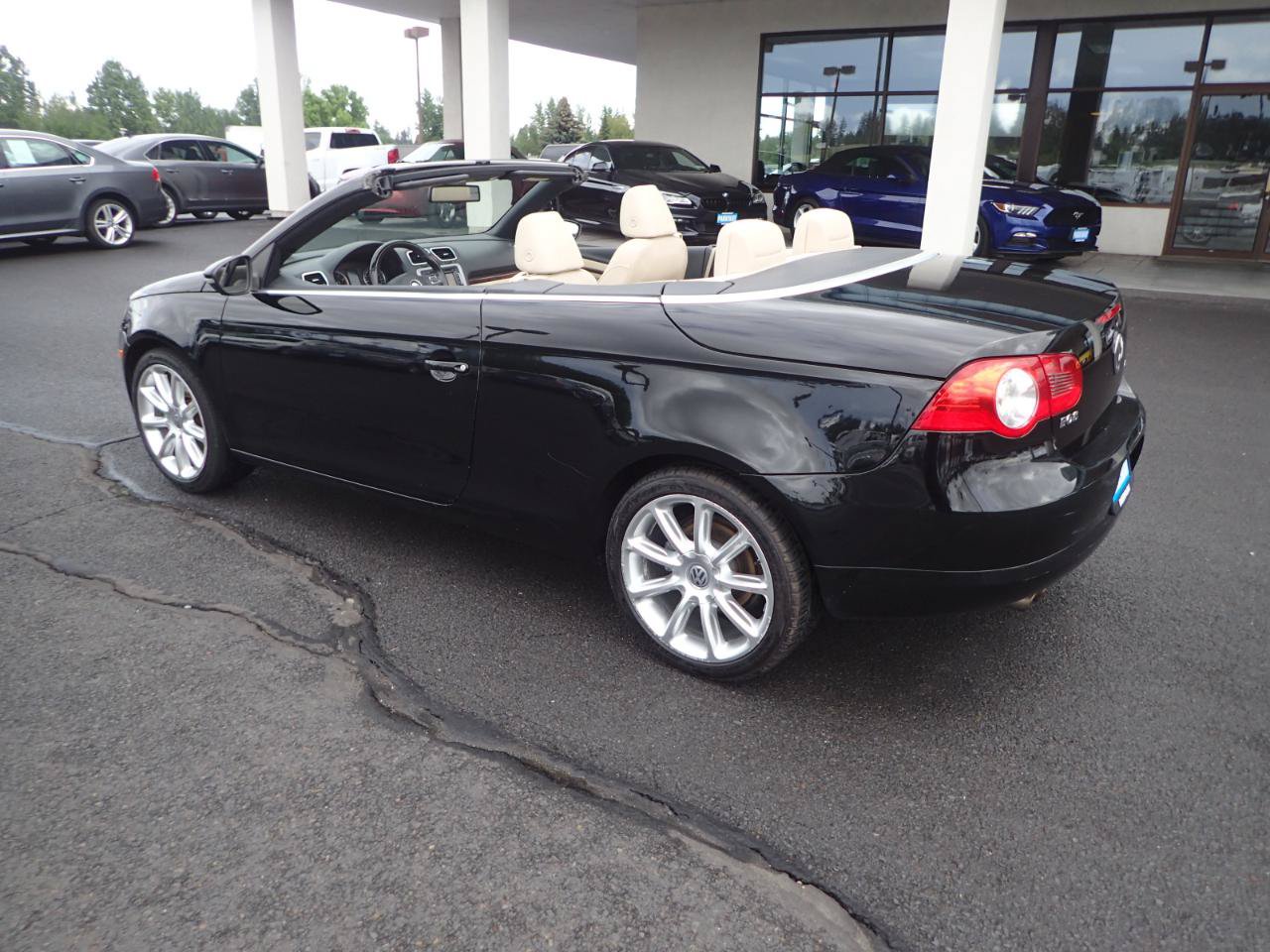Used 2010 Volkswagen Eos Lux FWD image 11