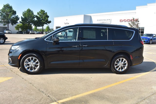 Used 2021 Chrysler Pacifica Touring-L AWD/4WD image 8