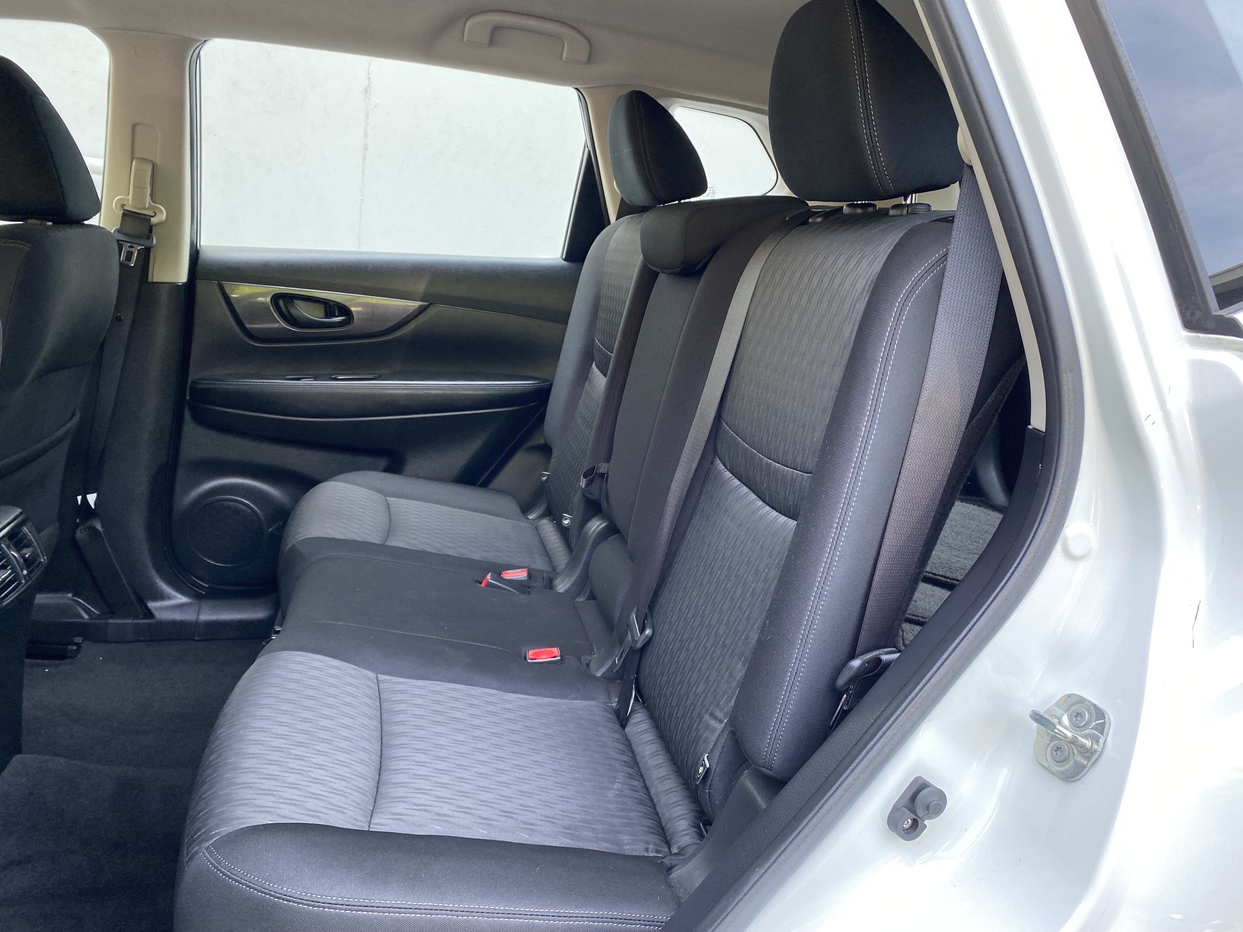 Used 2020 Nissan Rogue S AWD/4WD image 35