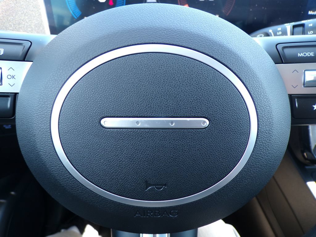 Certified 2025 Hyundai Tucson SEL AWD/4WD image 32