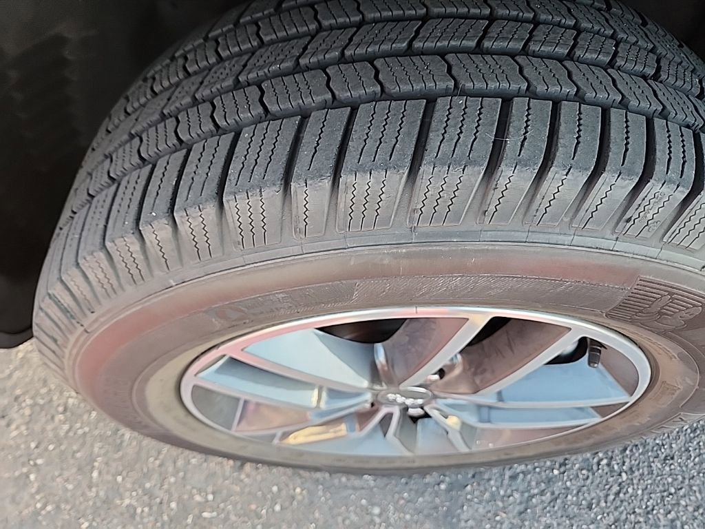 Used 2023 Jeep Grand Cherokee L Limited image 6