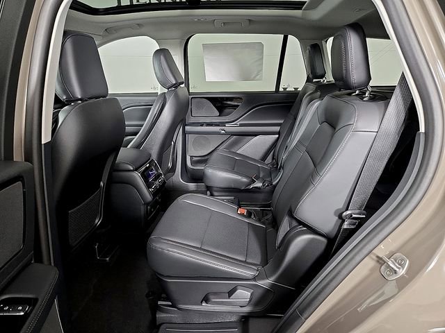 New 2026 Lincoln Aviator AWD image 10