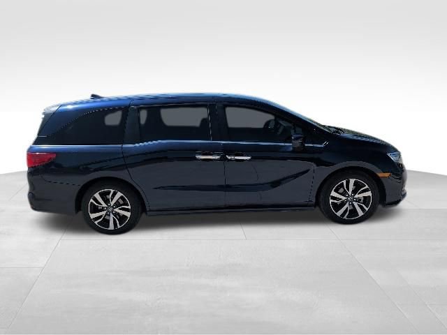 Used 2023 Honda Odyssey Touring image 2