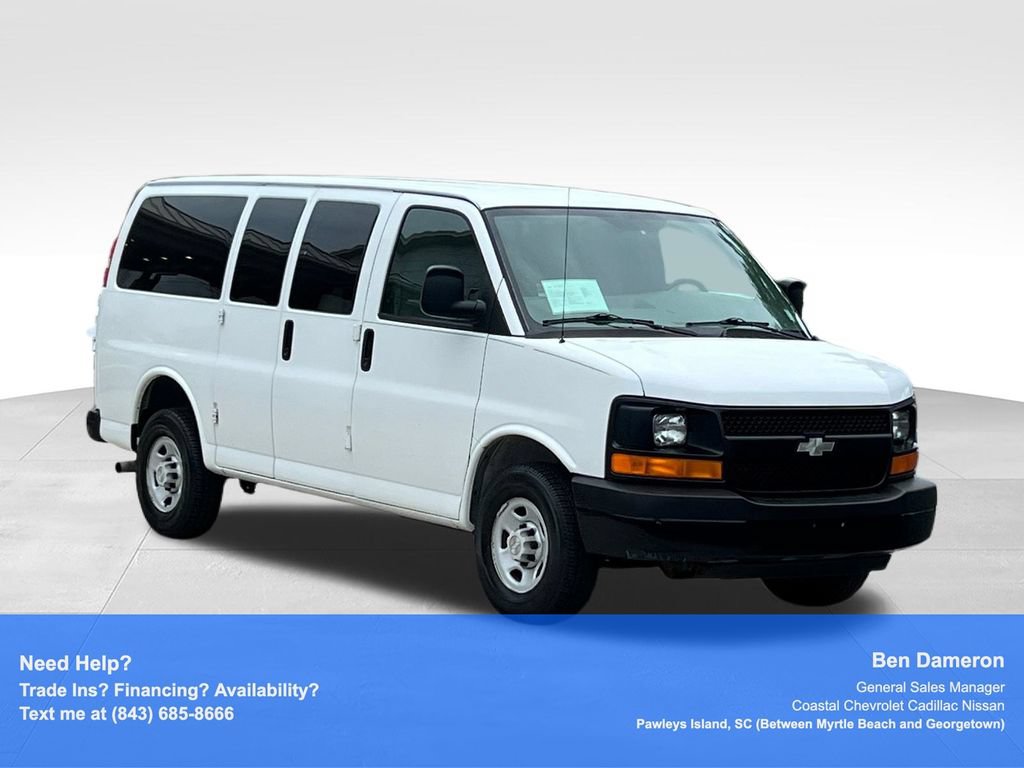 Used 2009 Chevrolet Express 2500 Passenger RWD image 3
