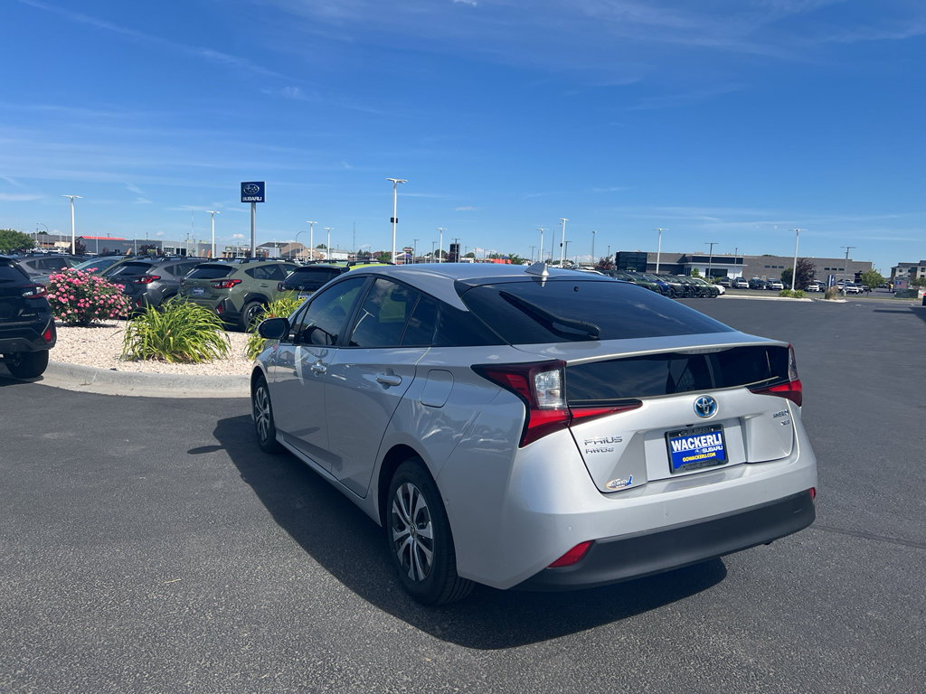 Used 2020 Toyota Prius XLE w/ Advanced Technology Package AWD/4WD image 3