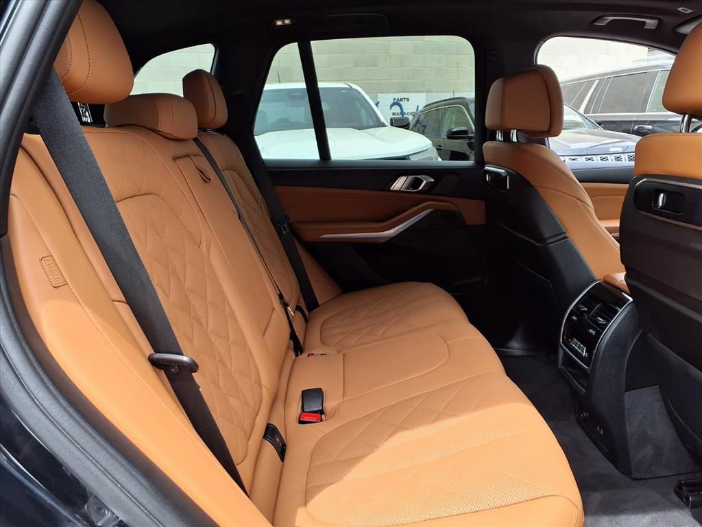 Used 2024 BMW X5 xDrive40i w/ M Sport Package AWD/4WD image 9