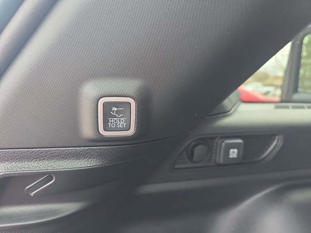 New 2026 Jeep Grand Cherokee Altitude image 13