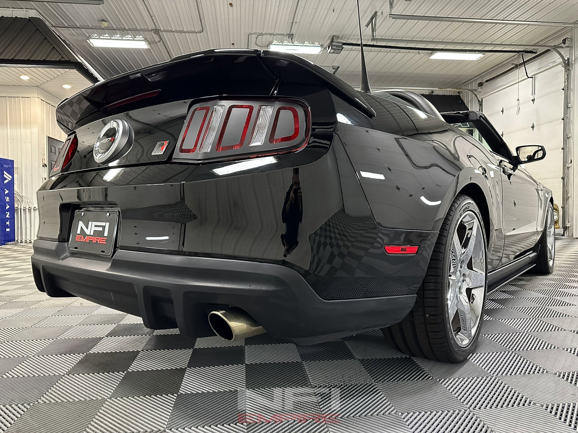 Used 2010 Ford Mustang GT image 27