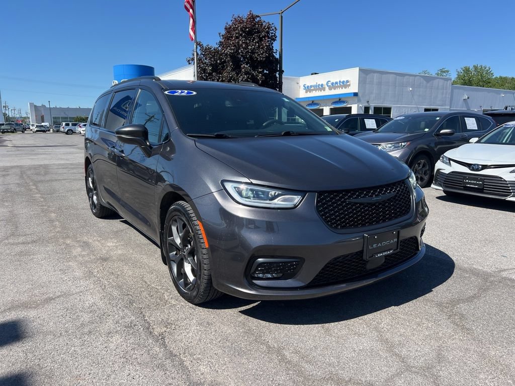 Used 2022 Chrysler Pacifica Touring-L w/ S Appearance Package AWD/4WD image 7