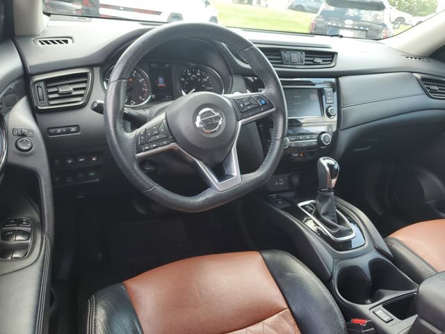 Used 2019 Nissan Rogue SV w/ Premium Package AWD/4WD image 10