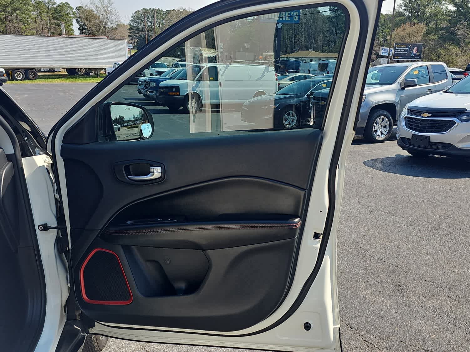 Used 2019 Jeep Compass Trailhawk image 25