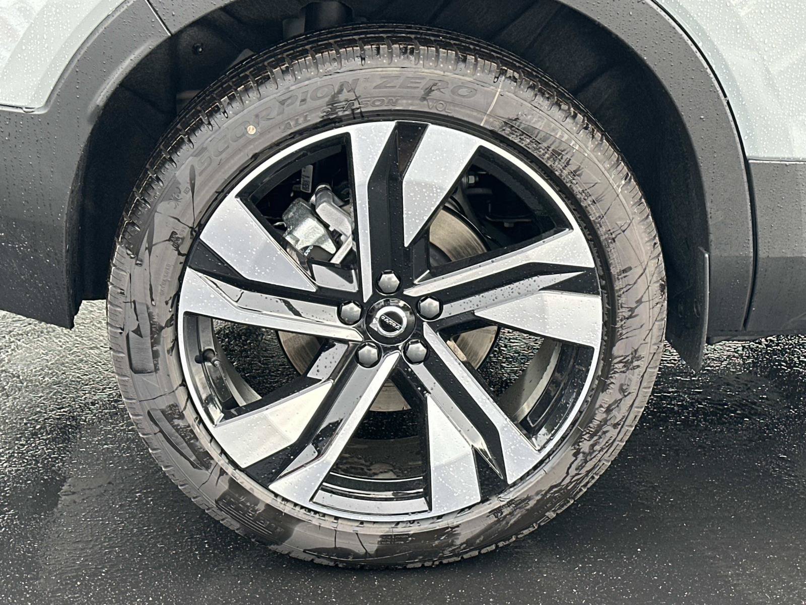 New 2026 Volvo XC40 B4 Plus w/ Climate Package FWD image 22