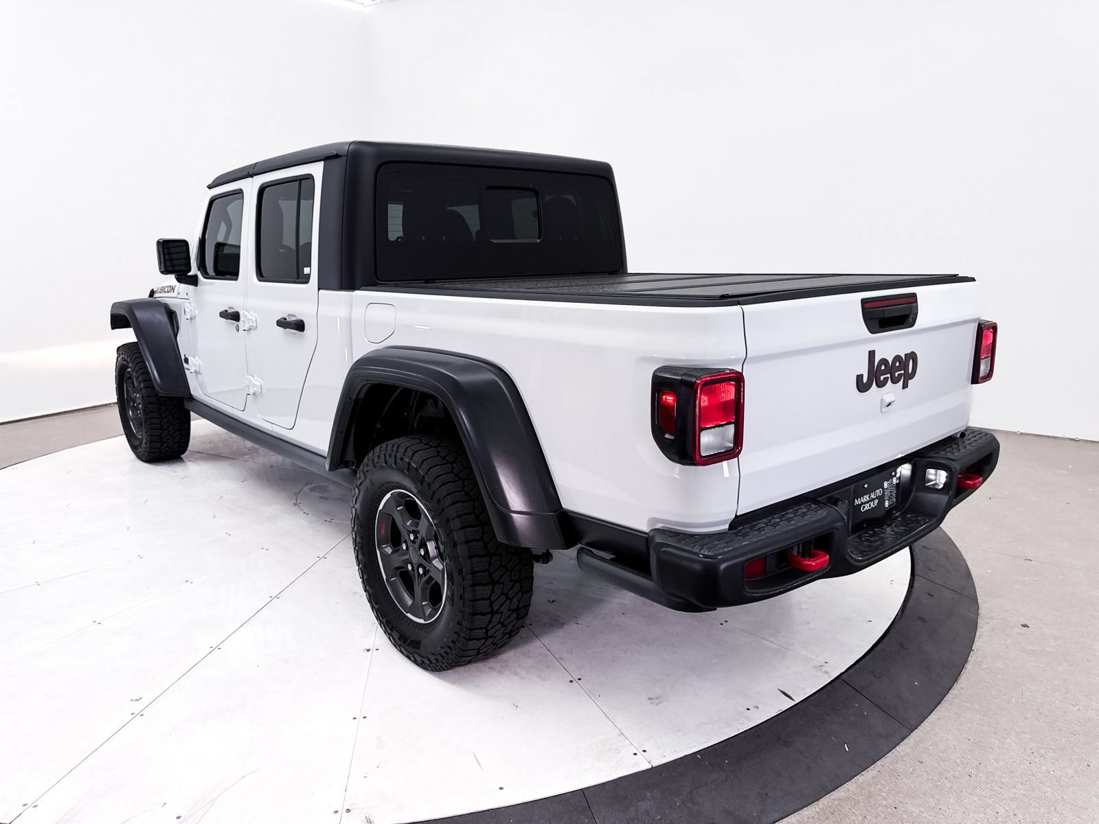 Used 2023 Jeep Gladiator Rubicon AWD/4WD image 16