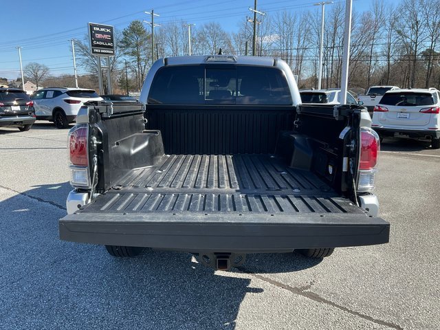 Used 2022 Toyota Tacoma TRD Off-Road w/ Technology Package image 16